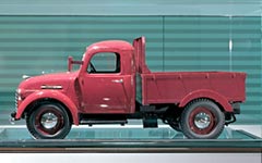 "Toyopet Model SB" small truck 1947