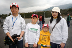 ��؂���t�@�~���[