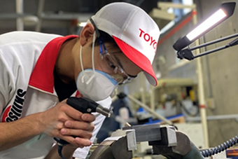 技能五輪での活躍|トヨタ工業学園