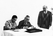 労働宣言調印式（1962年2月）式